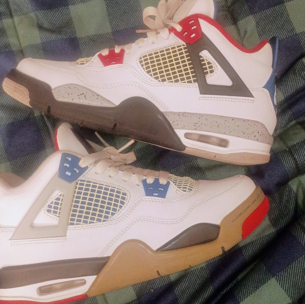 Retro Air Jordan 4